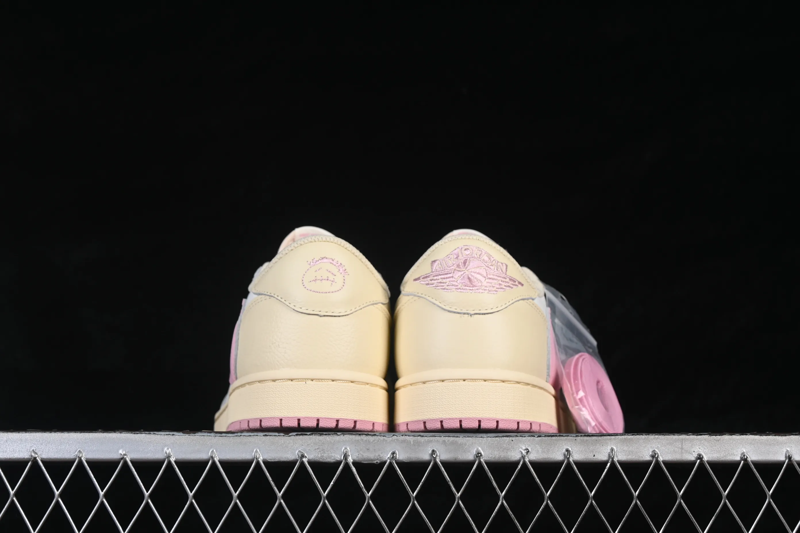 All Categories Air Jordan Jordan series basketball shoes Air Jordan 1 Low Travis Scott x Air Jordan 1 Low OG AJ1 Joe 1 joint overhead hook IQ7604-100
